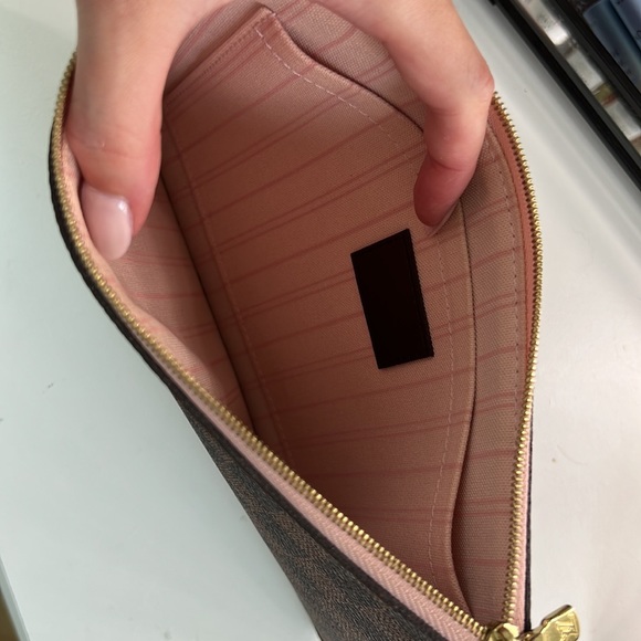 Louis Vuitton clutch - Picture 4 of 7